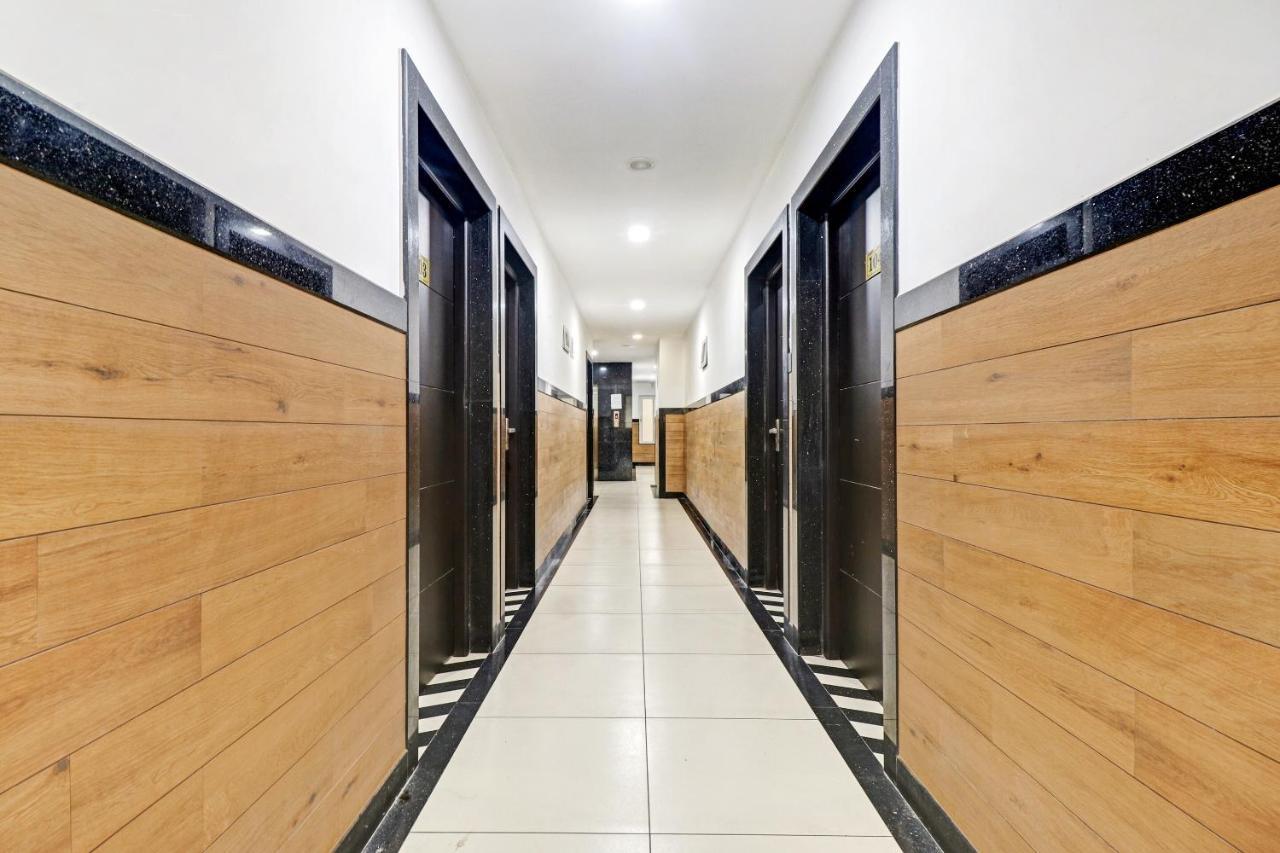 Oyo Townhouse 595 Majestic Inn Kochi Екстериор снимка